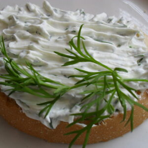 Crema de branza cu ceapa si marar