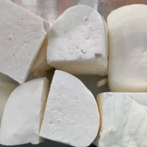 Telemea din lapte de vaca